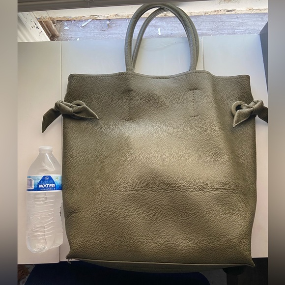 Deux Lux Raw Leather Tote Large Olive Green - Picture 6 of 6